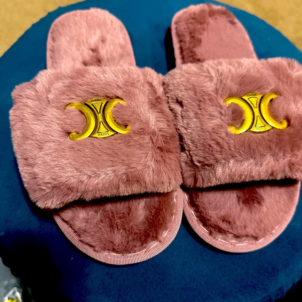 House Slipper!!!!